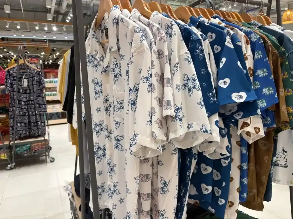 タイのお土産 男性用の像の柄のアロハシャツ